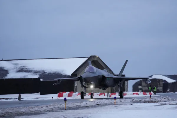 hollandadan-israile-f-35-savas-ucagi-yasagi-1707735650103.jpg Hollanda'dan İsrail'e F-35 savaş uçağı yasağı! - 4