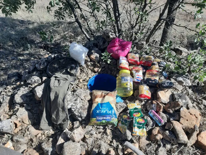Mardin’de MİT ve jandarmadan ortak operasyon: Teröristlere ait sığınaklarda plastik patlayıcı ve EYP düzeneği ele geçirildi - 3