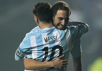 Higuain milli takımı bıraktı