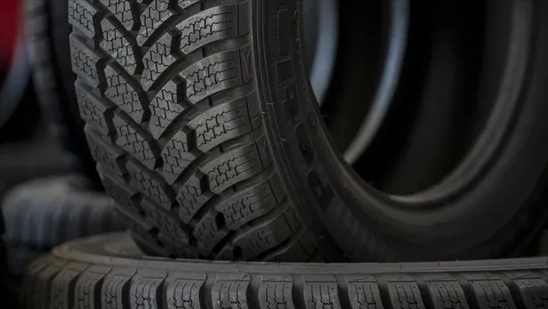 kislik-lastik-ne-zaman-takilir-2022-2023-kis-lastigi-zorunlulugu-ne-zaman-basliyor-kis-lastigi-takmama-cezasi-1666431486885.jpg 2022-2023 kış lastiği zorunluluğu ne zaman başlıyor? Kış lastiği takmama cezası ne kadar? Kışlık lastik ne zaman takılır? - 8