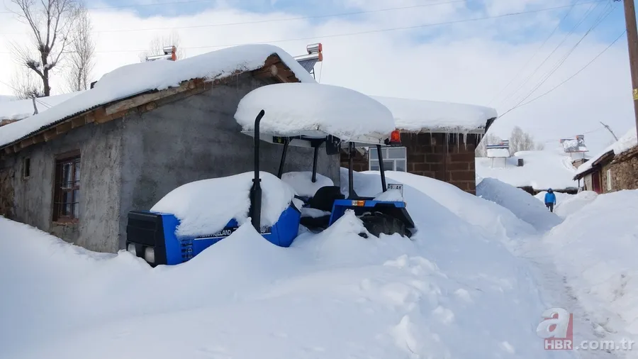 Muş’ta bir köy kara esir oldu! Herkes elinde kürekle geziyor: 100 metre Bolu tüneli gibi tünel açtık 19