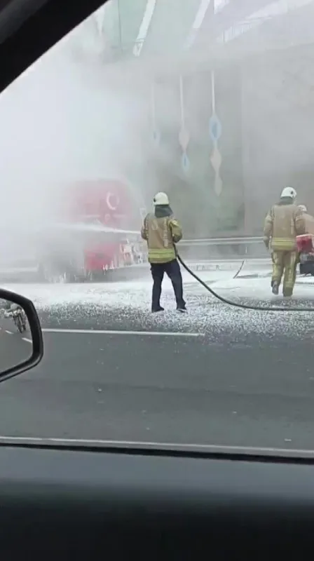 Maltepe'de korku dolu anlar! İBB'nin atık yağ taşıma tankerinde yangın - 2