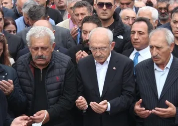 Kemal Kılıçdaroğlu'nun acı günü! Hayatını kaybeden kardeşi Celal Kılıçdaroğlu toprağa verildi