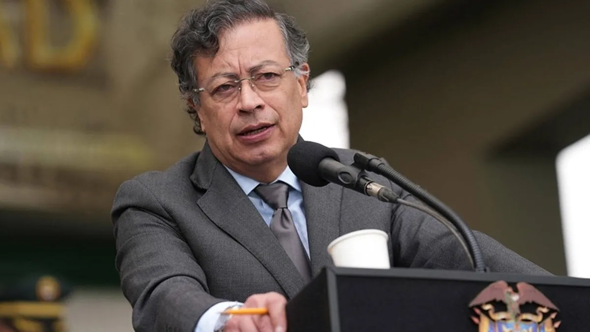 Kolombiya'da çalışma reformu: Petro kararnameyi imzaladı