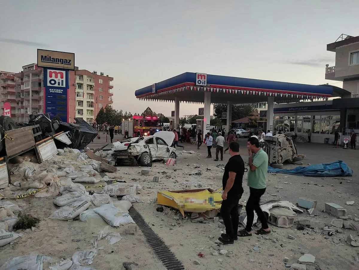 Mardin'deki kazadan yeni görüntüler! Can pazarı böyle yaşandı! Çok sayıda ölü ve yaralı var