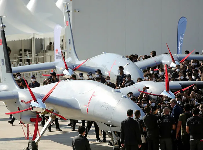 Bayraktar Akıncı TİHA Yunan basınına damga vurdu: Fatih’in ateş topları gibi