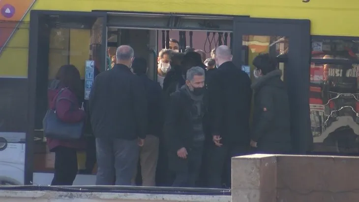 İstanbul'da toplu taşıma çilesi! Duraklardaki yoğunluk tedirgin etti