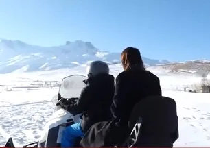 Zirvede kar motoruyla gezinti