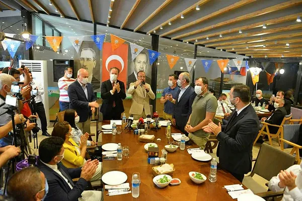 DSP'den istifa eden Marmaraereğlisi Belediye Başkanı Ata, AK Parti'ye geçti - 3