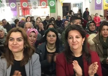 HDP'den terörist fotoğraflarıyla 'hayır' kampanyası