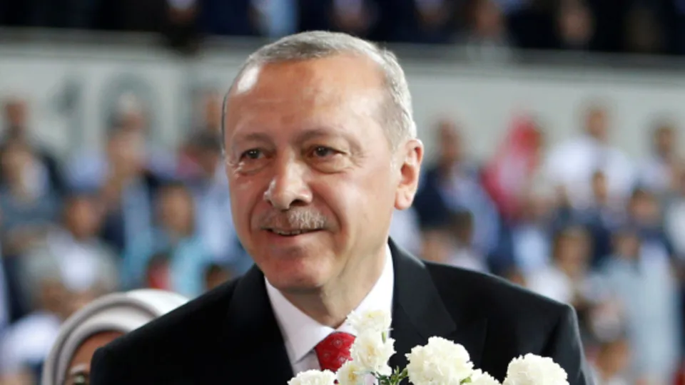 İşte AK Parti'nin seçim beyannamesi!