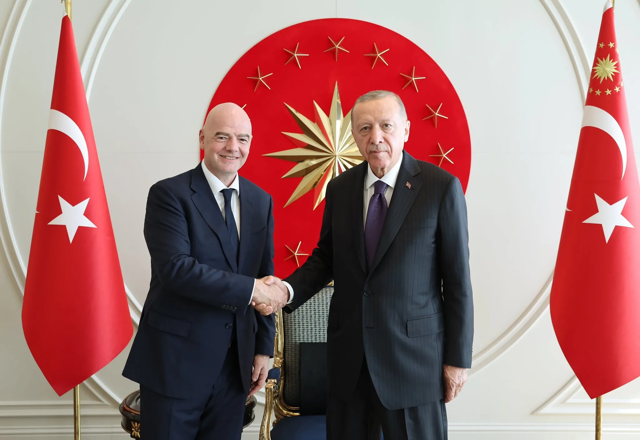 Başkan Erdoğan FIFA Başkanı Gianni Infantino'yu kabul etti