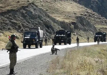 Hakkari'de çatışma! 3 asker şehit, 4 asker yaralı!