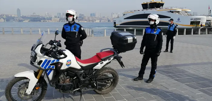 Üsküdar sahilde yasağa uymayan vatandaşlar drone ile tespit edilip uyarıldı - 3
