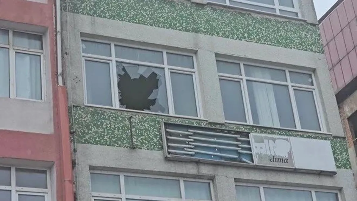 İstanbul'da korkunç olay! Önce dövdüler sonra camdan attılar