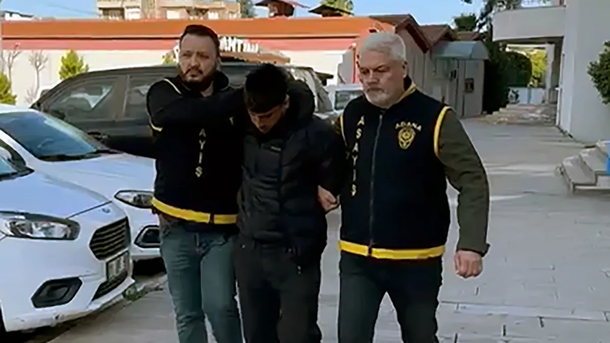 Balkonundan girdiği daireden dizüstü bilgisayar çalan şüpheli tutuklandı