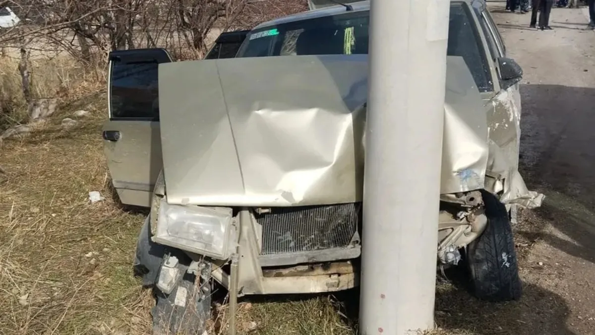 Otomobil mopede çarptı: Anne öldü oğlu ağır yaralandı