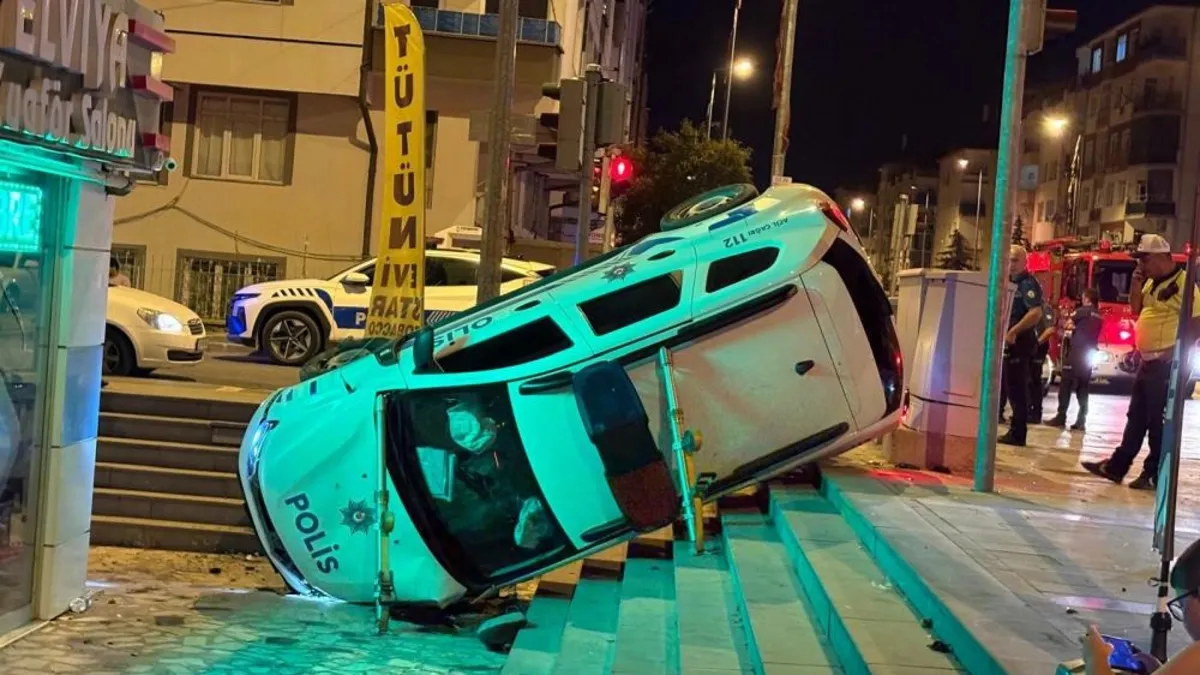 Kayseri'de feci kaza! Polis aracı ve otomobil çarpıştı: 2'si bekçi 3 yaralı