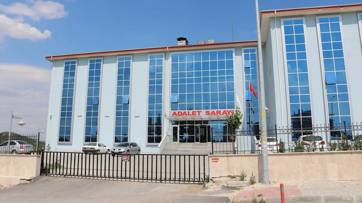 Yurt dışına kaçmaya çalışırken yakalanan 5 FETÖ şüphelisi tutuklandı