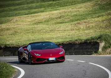 Lamborghini açıkladı: '2018 Paris Motor Show'a katılmıyoruz' (2018 Paris Motor Show'a katılmayan firmalar hangileri?)