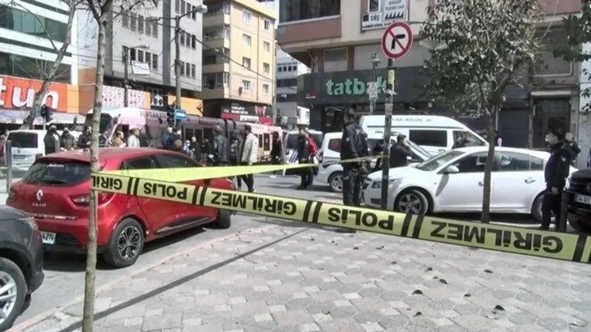 Zeytinburnu'nda iki grup arasında silahlı bıçaklı kavga: 7 yaralı