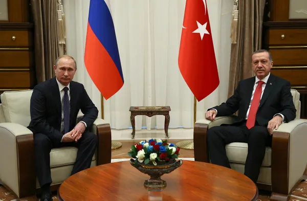 1647667305136.jpg Barışın anahtarı Türkiye! Başkan Erdoğan ile Putin görüşmesinin perde arkası ortaya çıktı! Putin'den ateşkes sinyali - 4