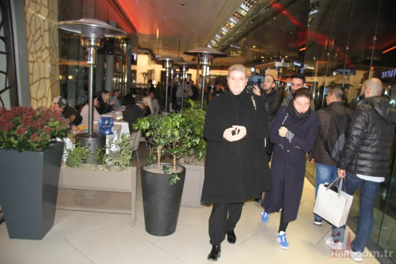 Hadise'den şok bir hamle daha! Ailesini tamamen sildi 22