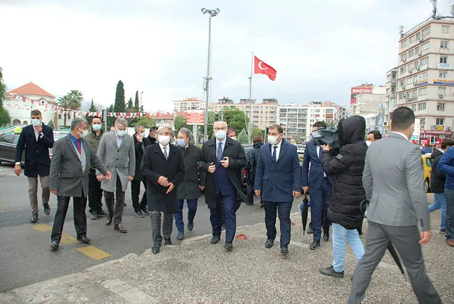 İzmir Valisi Köşger: Vaka ve vefat sayısı üçe katlandı - 2