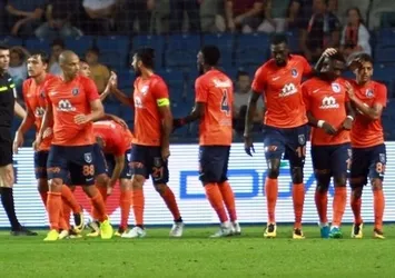 Başakşehir'de 4 isim kadro dışı kaldı
