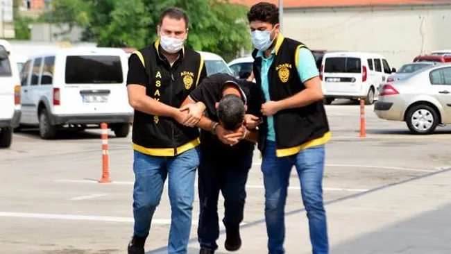 adanada-pazarda-kadinlarin-kabusu-olmustu-bisikletli-kapkacci-yakalandi-1624705209569.jpg Adana’da pazarda kadınların kâbusu olmuştu! Bisikletli kapkaççı yakalandı - 4