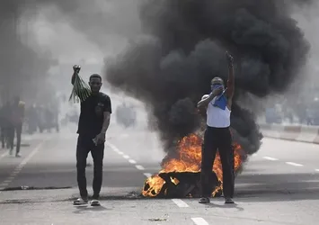 Kongo’da protestolar çığırından çıktı: Elçilikler ateşe verildi!
