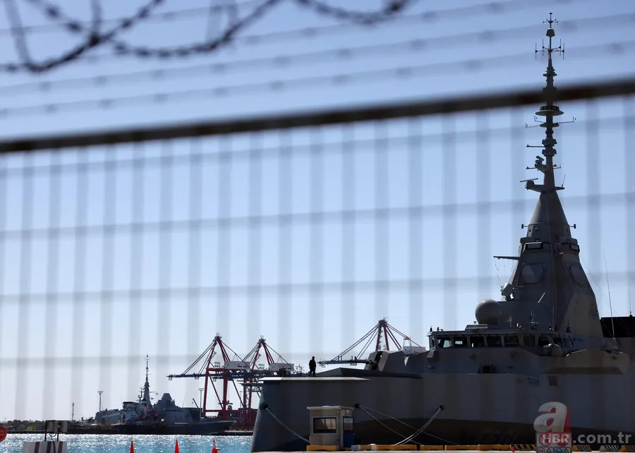 Rum-Yunan savaşı fırsata çevirdi! Fransız gemisiyle adaya oluk oluk silah 4