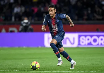 İşte taraftara yumruk atan Neymar'ın cezası