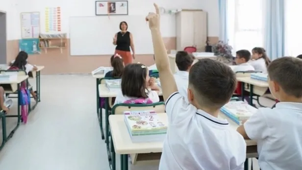 yarin-okullar-tatil-edildi-mi-10-mayis-2024-cuma-gunu-ders-var-mi-sorusunun-cevabi-mebden-geldi-1715259060712.jpeg Bugün okullar tatil edildi mi? 10 Mayıs 2024 Cuma günü ders var mı sorusunun cevabı MEB’den geldi - 4