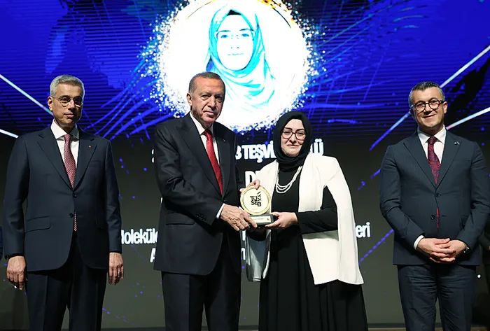 11. Tıp Kurultay'ında Başkan Erdoğan'dan alkış alan sözler: Çalışacağız geliştireceğiz yılmayacağız - 1