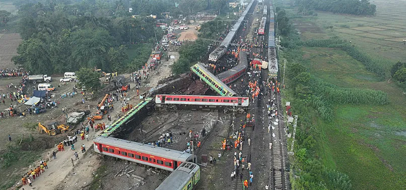 Hindistan’da tren kazasında can kaybı 294’e çıktı