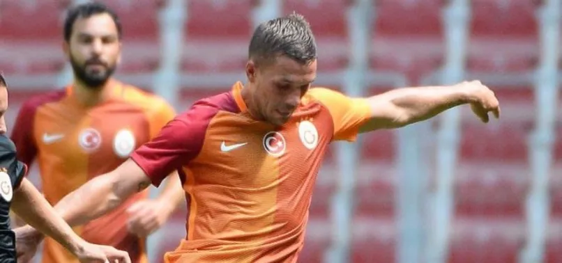 Lukas Podolski'nin dönüşü uzadı!