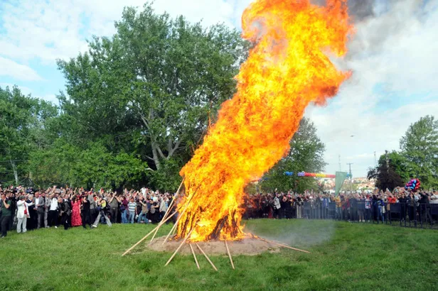 hidirellez-nedir-ne-zaman-hangi-gun-2023-hidirellez-ne-zaman-kutlanacak-islamda-var-mi-muslumanlar-kutlar-mi-r-1683176412242.jpg 2023 Hıdırellez ne zaman kutlanacak? İslam'da var mı? Hıdırellez nedir, ne zaman, hangi gün? Ritüelleri - 2