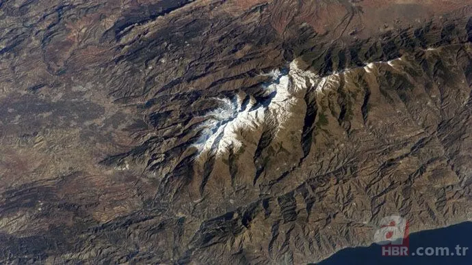 NASA Raikoke volkan patlamasını uzaydan görüntüledi 22