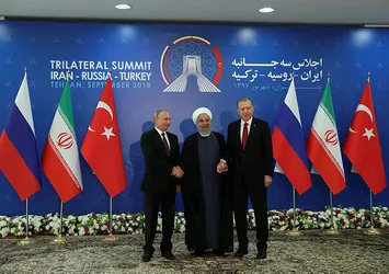 Tahran'daki tarihi İdlib zirvesi sona erdi