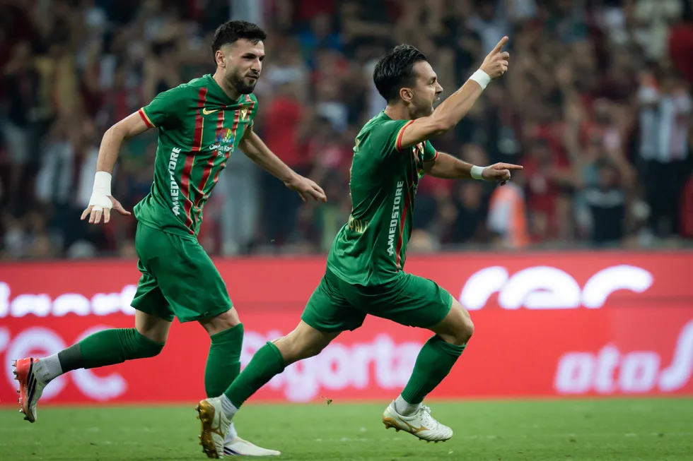 1789936350583.jpg Süper Lig’de 6. hafta tamamlandı: Amed Sportif Faaliyetler liderlik koltuğuna oturdu, Fenerbahçe tarih yazdı - 4