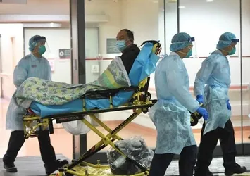 Zombi diyarı... Sokaklarda yere yığılıyorlar!