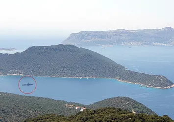 Doğu Akdeniz'de hareketli saatler! Türk fırkateyni yeniden Kaş'ta...