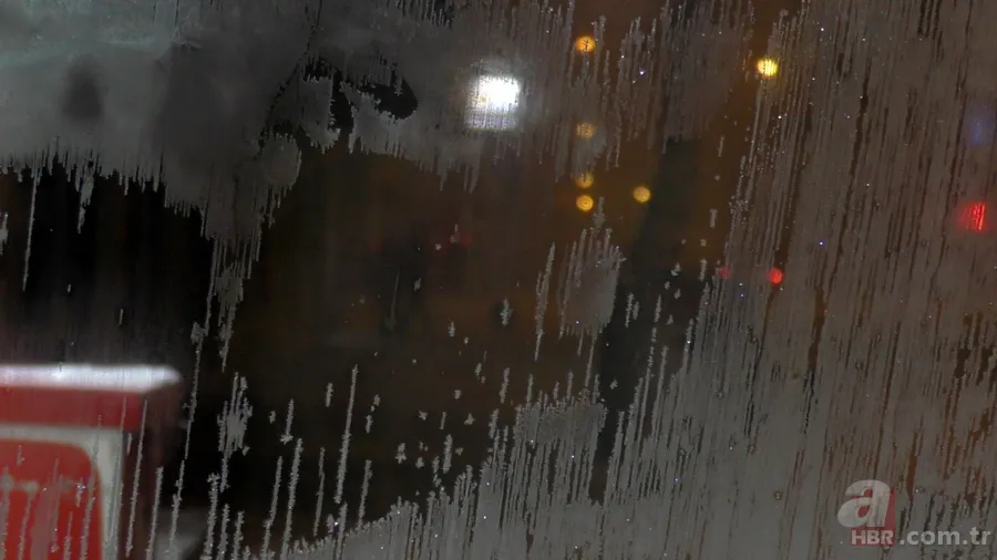 Ardahan Sibirya gibi! Kapı kilitleri bile buz tuttu 16