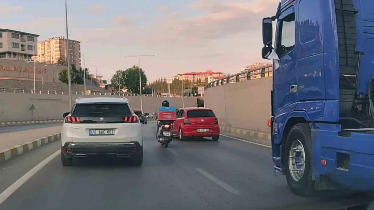 Karabük'te düğün konvoyundaki araçlar trafik kurallarını hiçe saydı