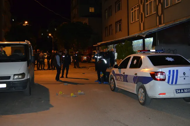 İstanbul'da gece yarısı silahlı çatışma: 1 yaralı - 2