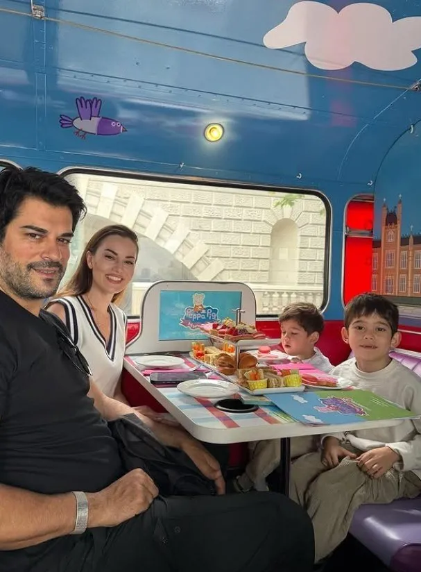 Burak Özçivit’in biricik eşi Fahriye Evcen’den Londra pozları