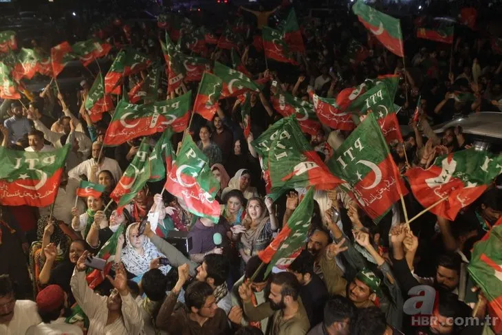 Imran Khan'ın destekçileri Pakistan'da sokağa döküldü! Muhalefete 