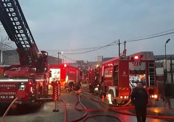 İstanbul’da fabrikada korkutan yangın!