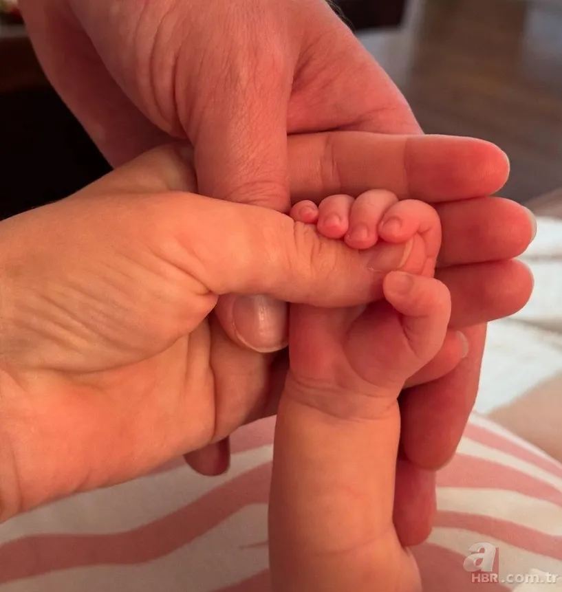 Gizem Karaca'nın yeni doğan kızına yazdığı mesaj duygulandırdı! 5